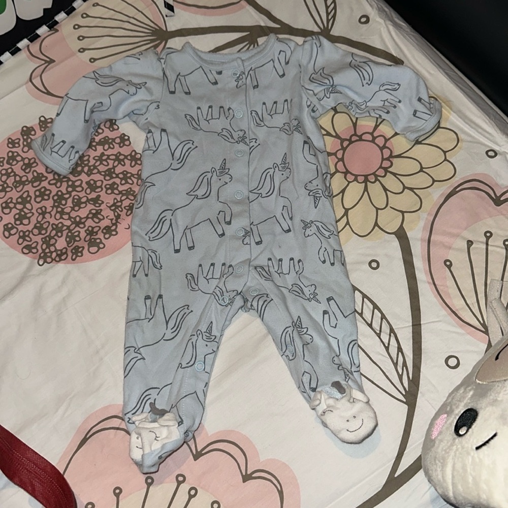 Carters Unicorn 0-3 months onesie